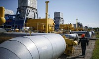 EC asks Russia and Ukraine to agree on provisional gas price
